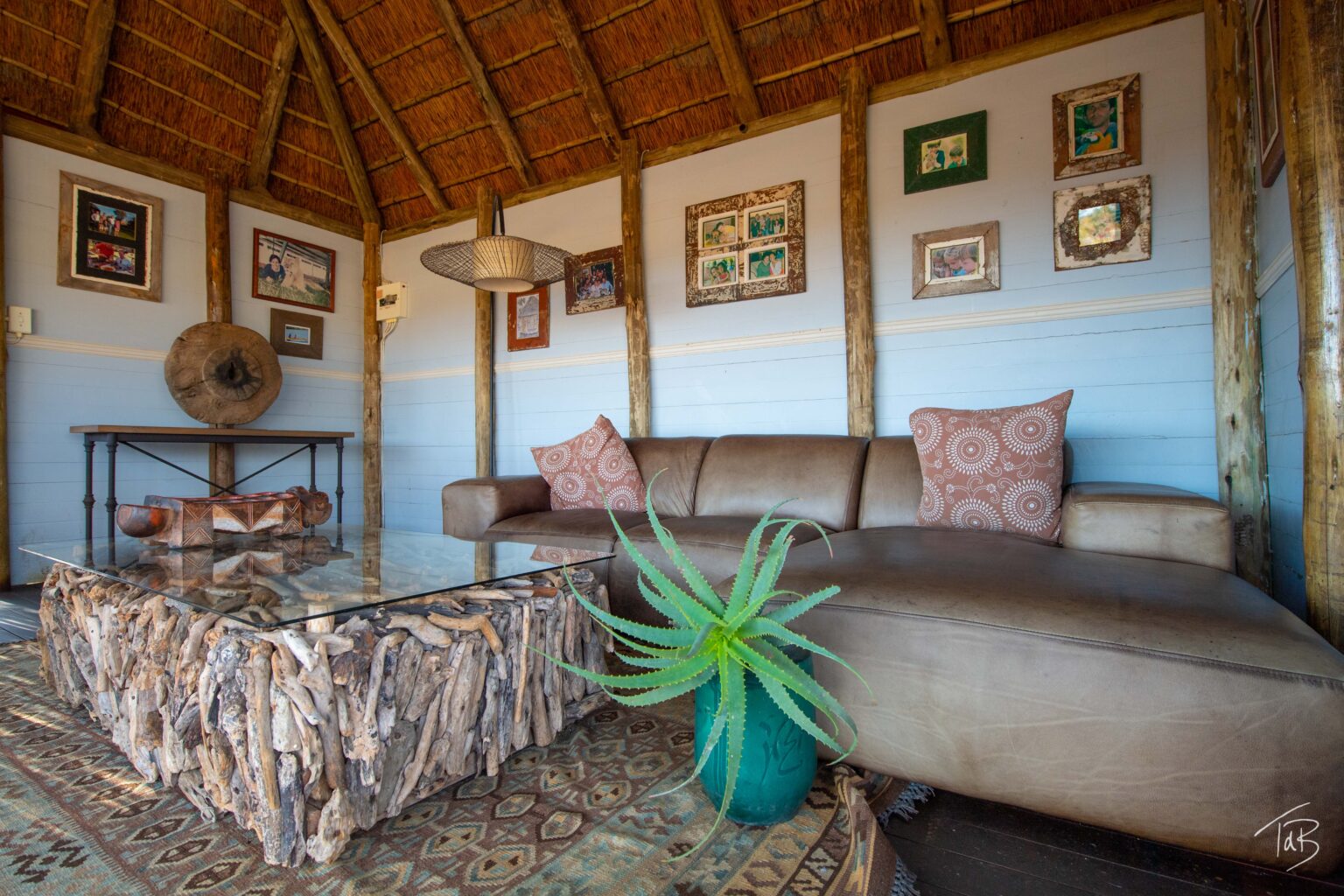 Savannah Lodge - look out lounge 2