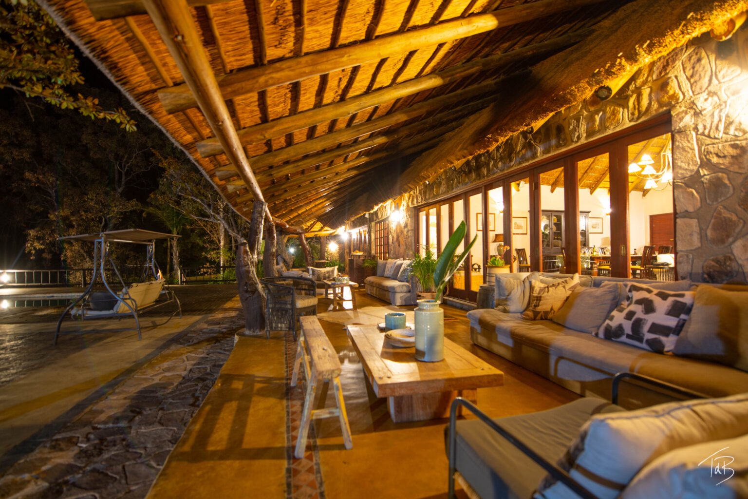 Savannah Lodge - verandah